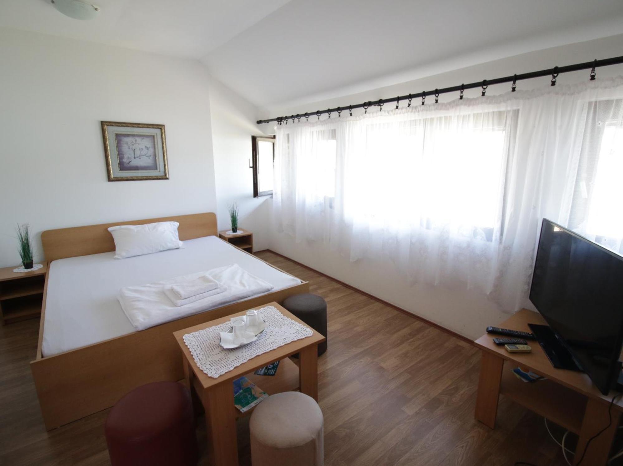 Rooms Jankovic Доньи-Милановац Экстерьер фото